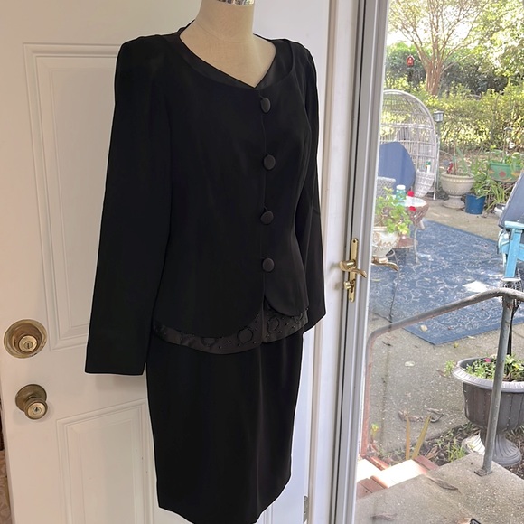 SALE ‼️Rimini suit - Picture 2 of 8